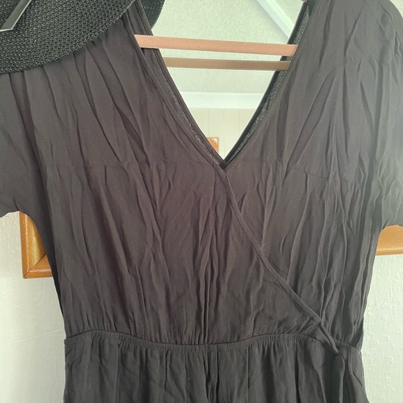 Classic Sexy Wrap Short Sleeve Wide Leg Jumpsuit - Picture 3 of 5